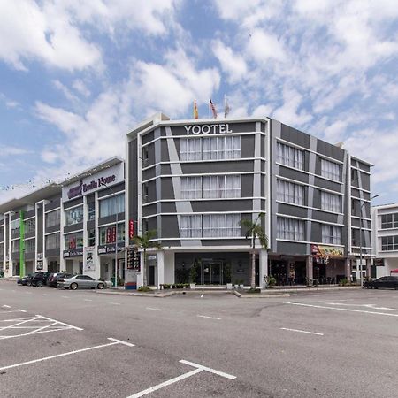 Yootel Boutique Hotel Каджанг Екстериор снимка