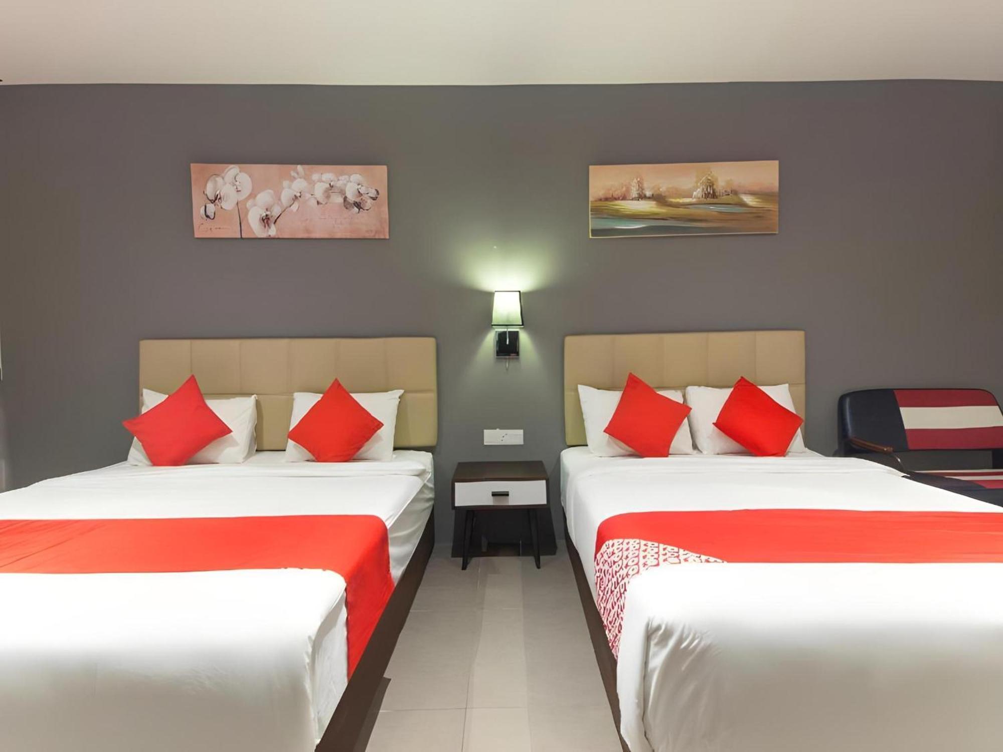 Yootel Boutique Hotel Каджанг Екстериор снимка