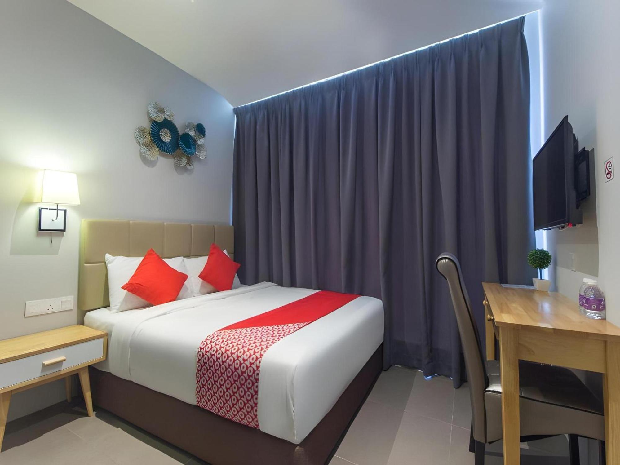Yootel Boutique Hotel Каджанг Екстериор снимка