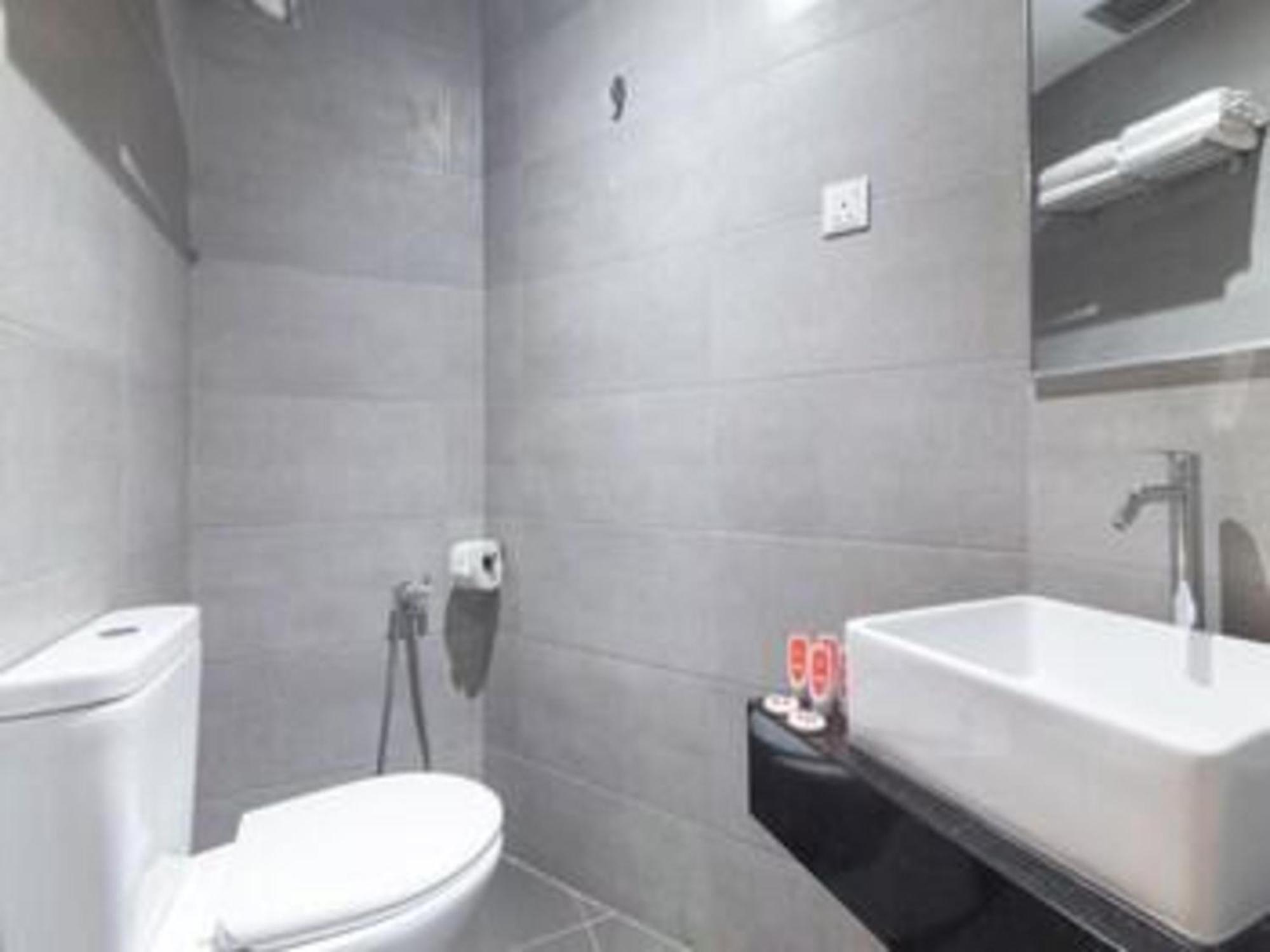 Yootel Boutique Hotel Каджанг Екстериор снимка