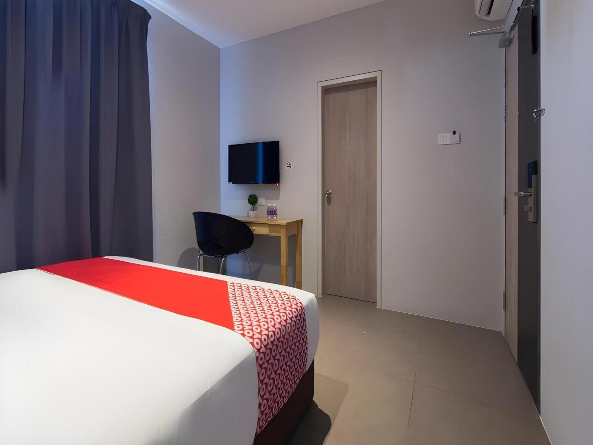 Yootel Boutique Hotel Каджанг Екстериор снимка