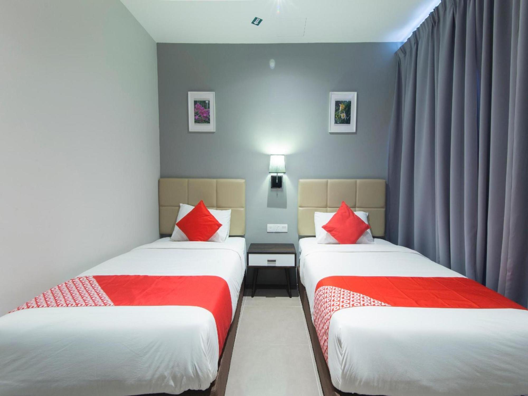 Yootel Boutique Hotel Каджанг Екстериор снимка