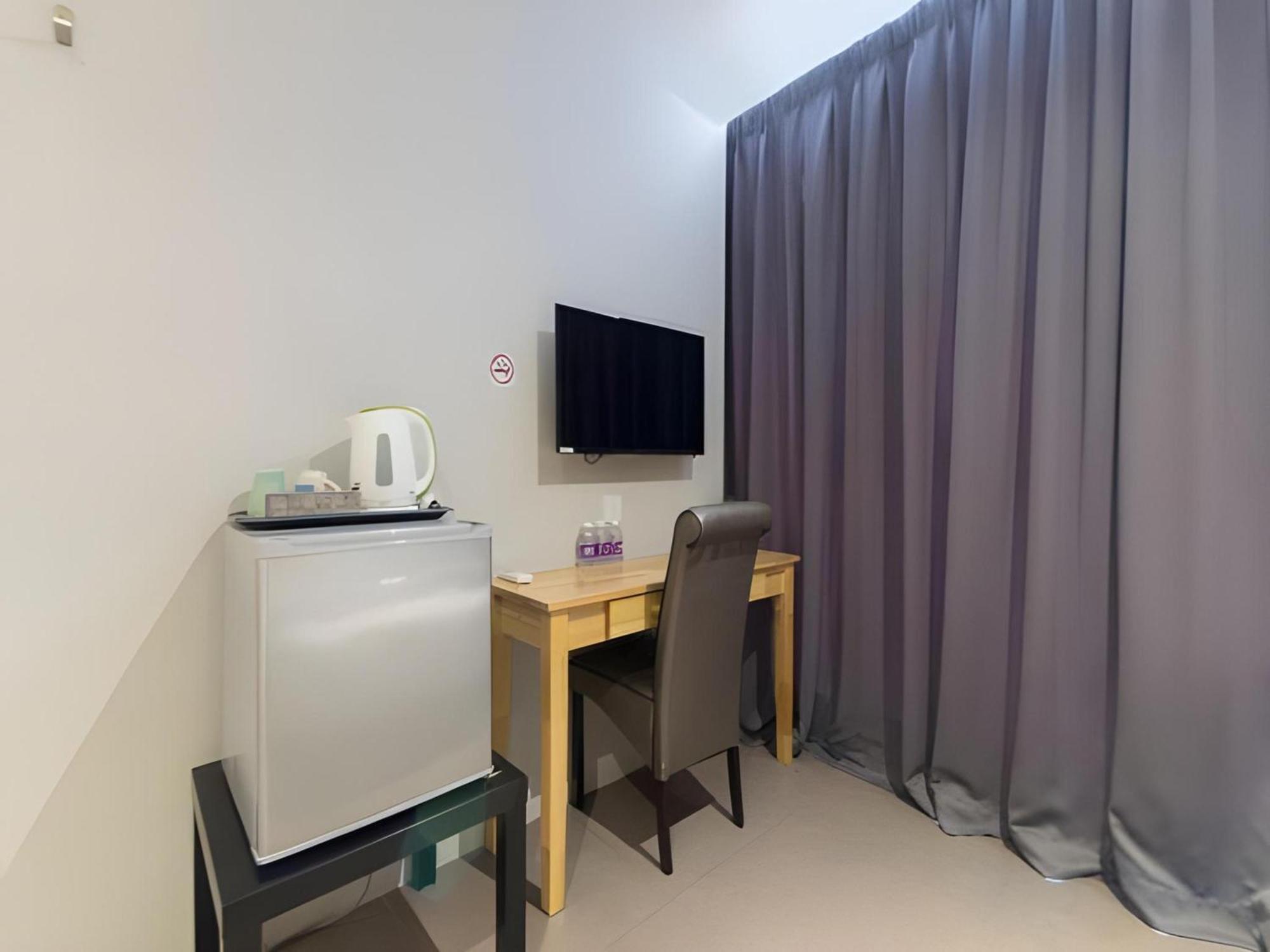Yootel Boutique Hotel Каджанг Екстериор снимка