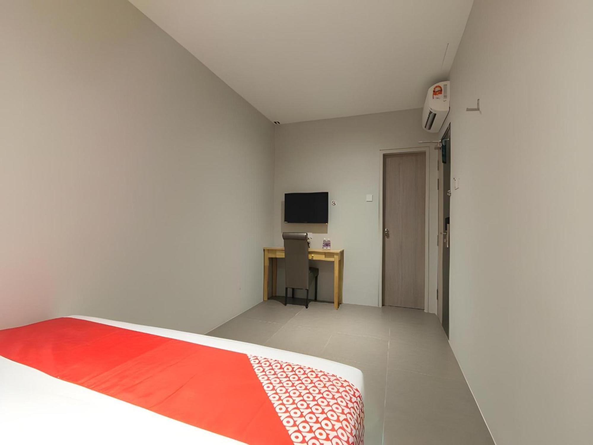 Yootel Boutique Hotel Каджанг Екстериор снимка