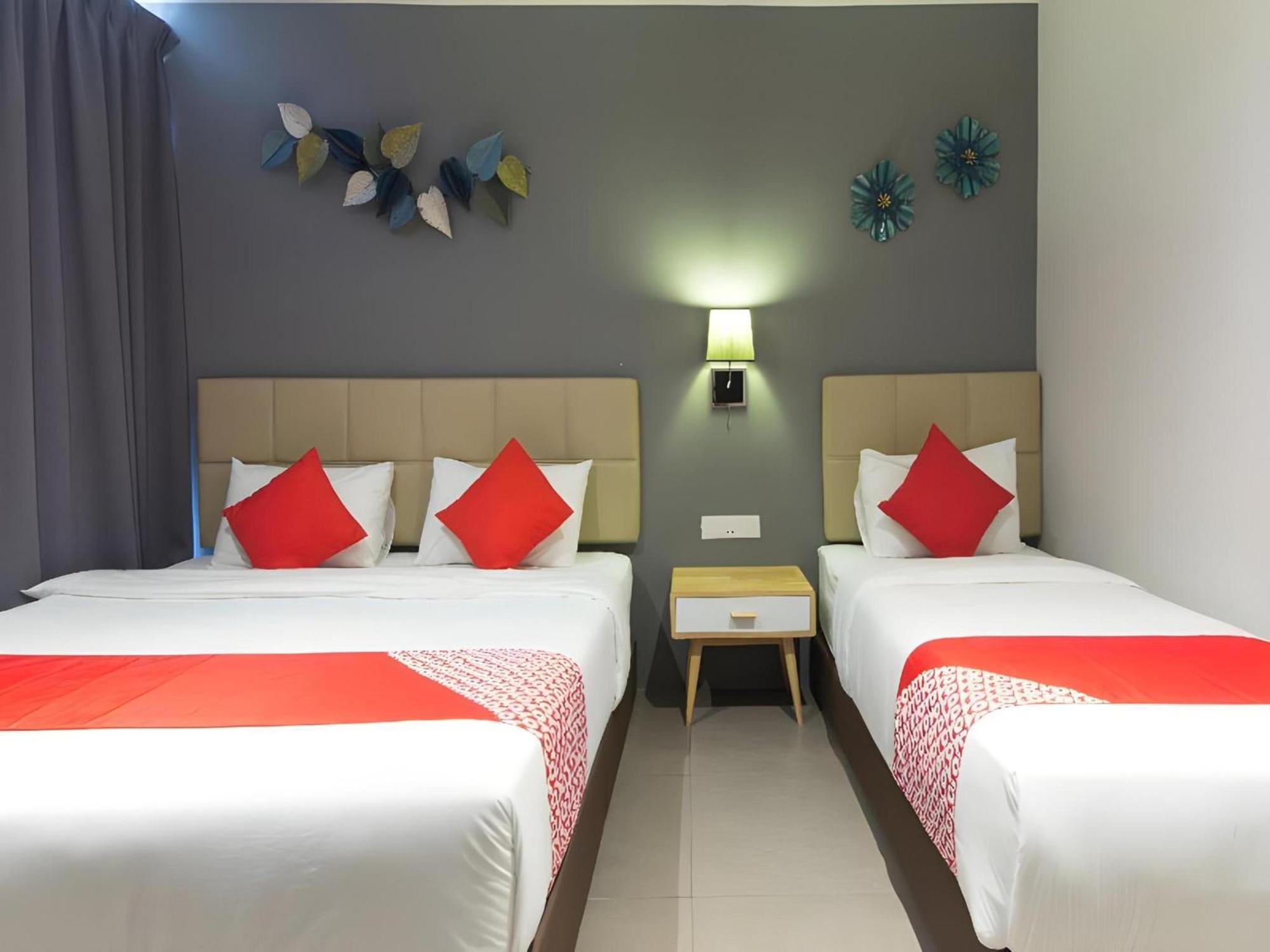 Yootel Boutique Hotel Каджанг Екстериор снимка