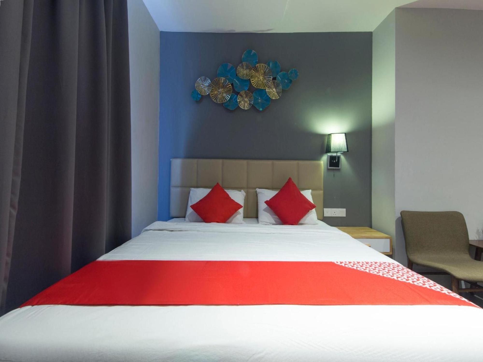 Yootel Boutique Hotel Каджанг Екстериор снимка