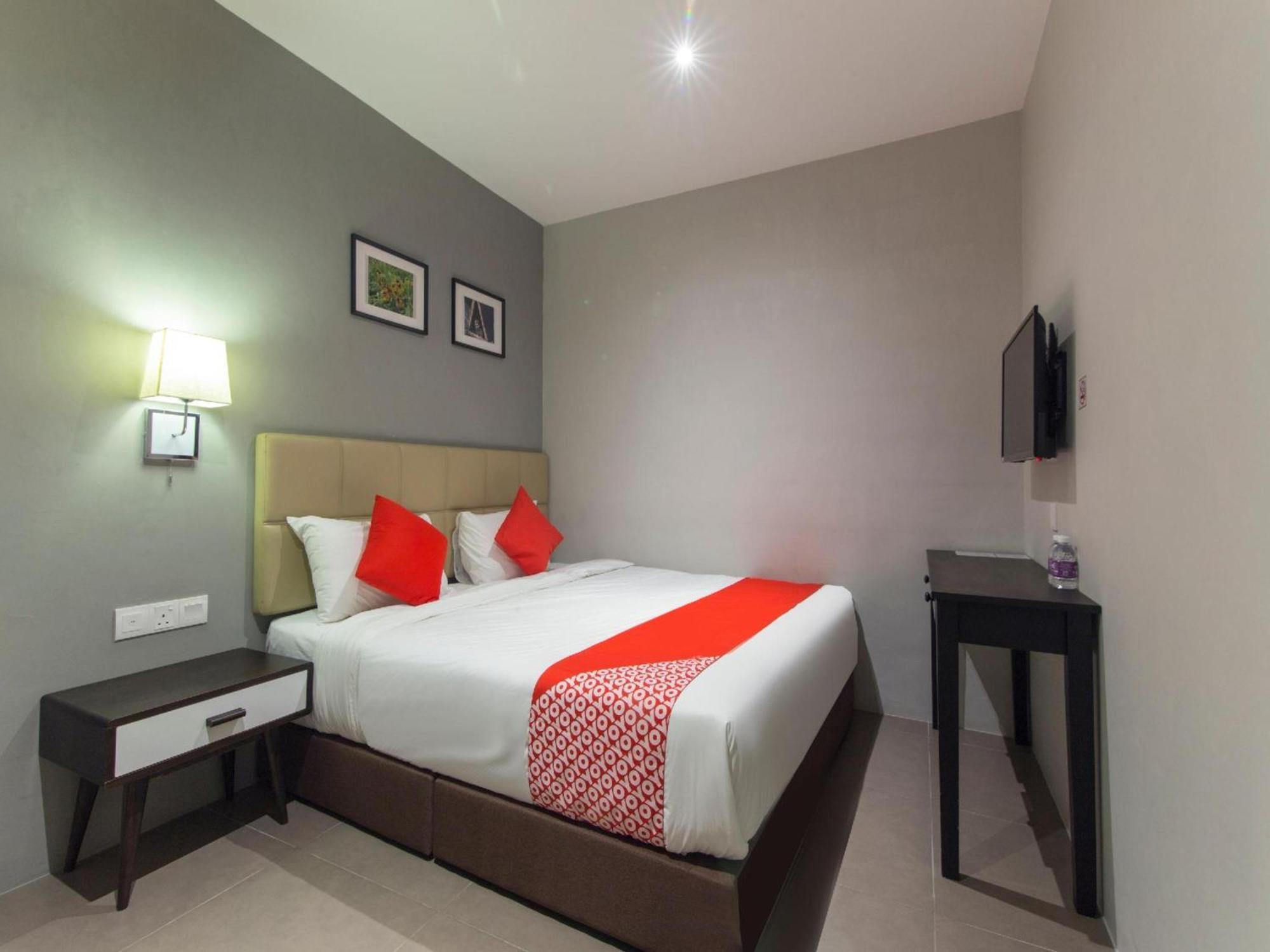 Yootel Boutique Hotel Каджанг Екстериор снимка