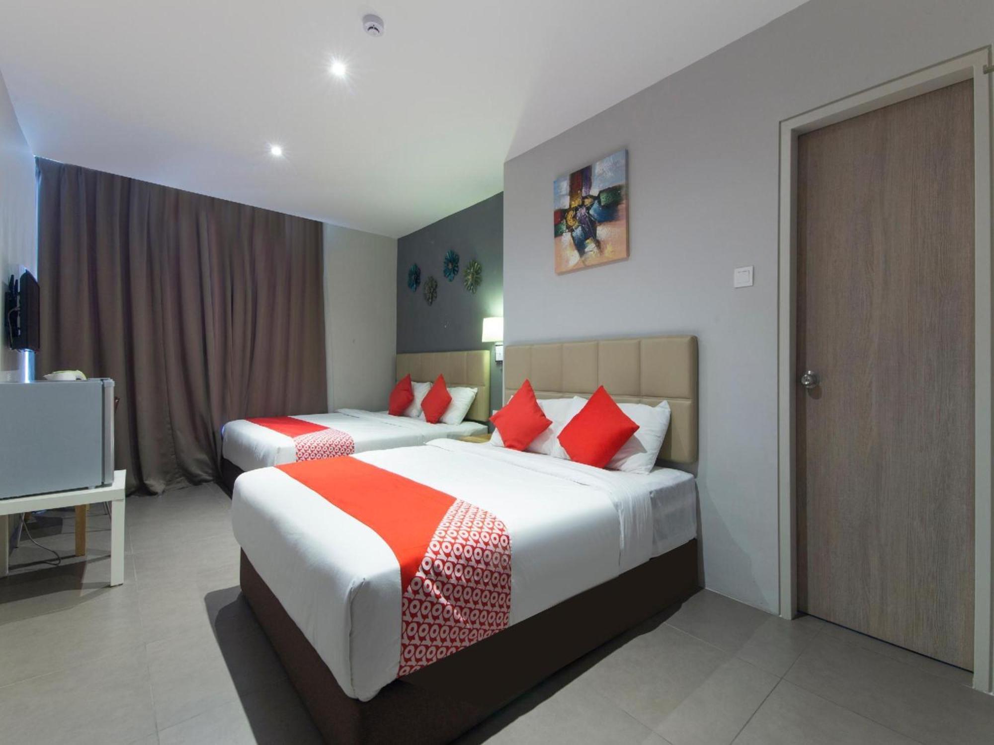 Yootel Boutique Hotel Каджанг Екстериор снимка
